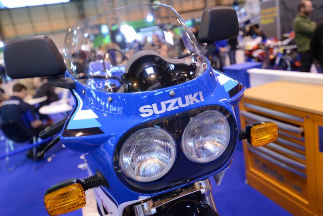 109_Suzuki_GSX-R750_Build
