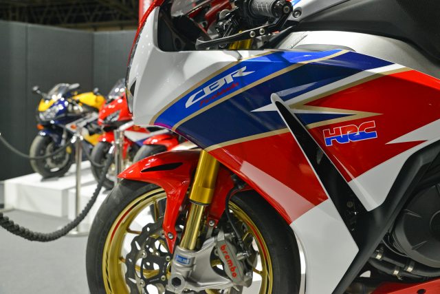 MCL21_Fireblade_30th_12