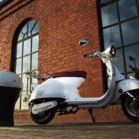 Artisan-EV2000R-retro-scooter