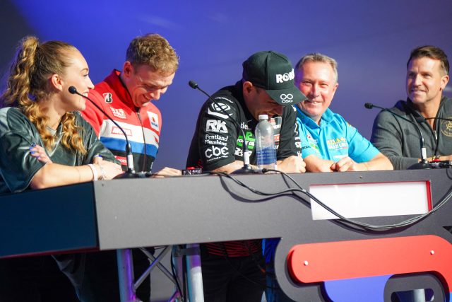 Black_Horse_Big_Quiz_16