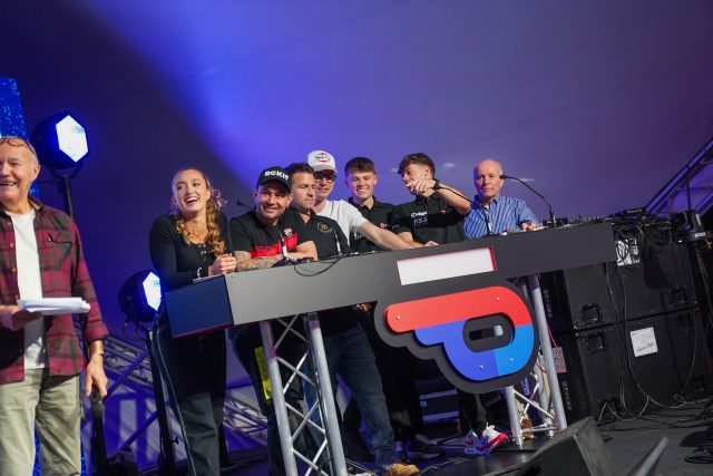 Black_Horse_Big_Quiz_22