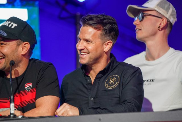 Black_Horse_Big_Quiz_30