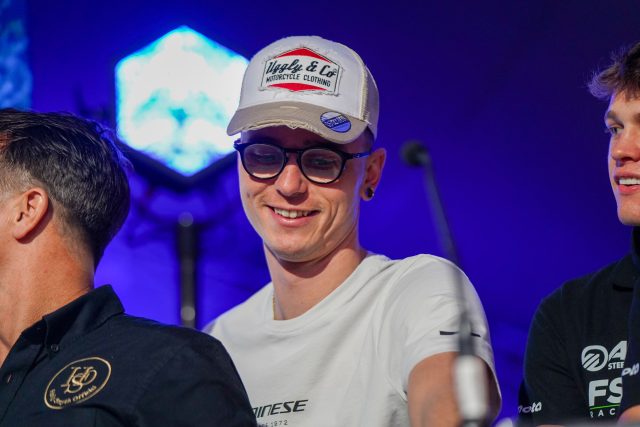 Black_Horse_Big_Quiz_31