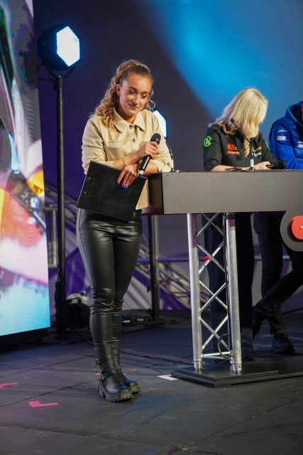 Black_Horse_Big_Quiz_39