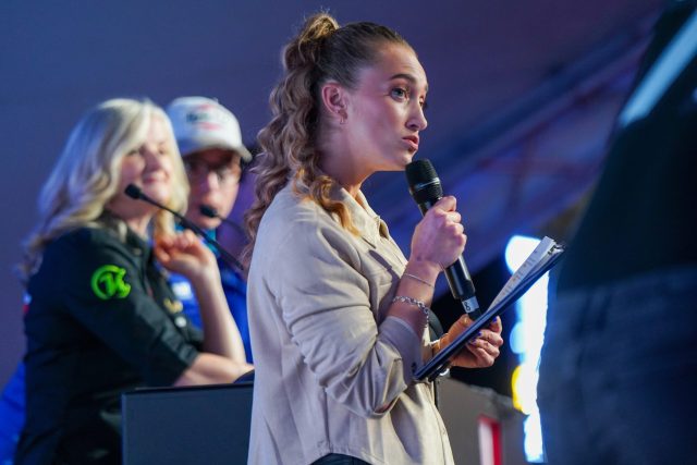 Black_Horse_Big_Quiz_48