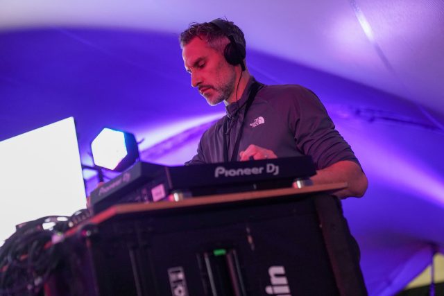 Festival_Stage_DJ-05