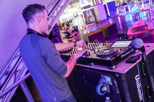 Festival_Stage_DJ-07