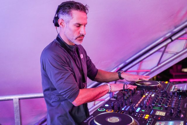 Festival_Stage_DJ-13