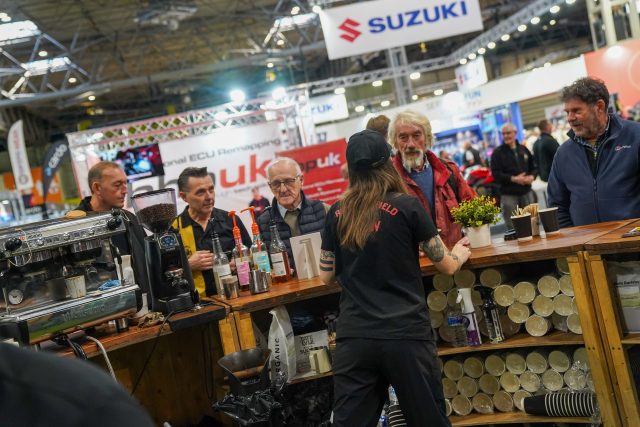 MCL25_Royal_Enfield-001