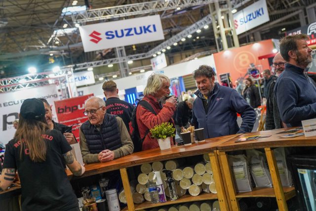 MCL25_Royal_Enfield-002