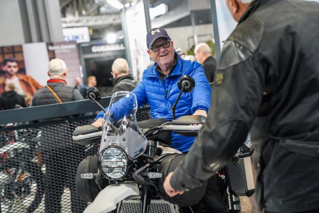 MCL25_Royal_Enfield-013