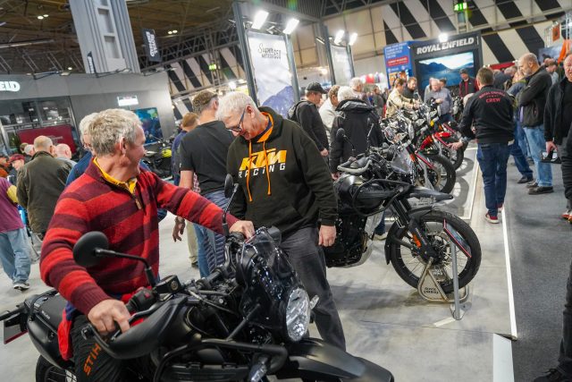 MCL25_Royal_Enfield-015