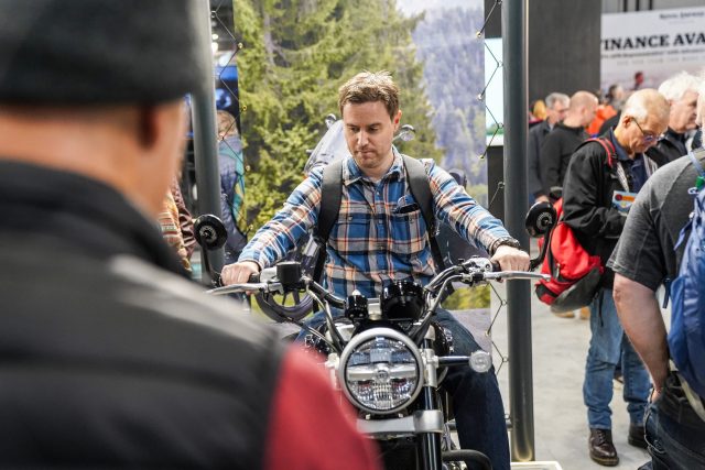 MCL25_Royal_Enfield-017