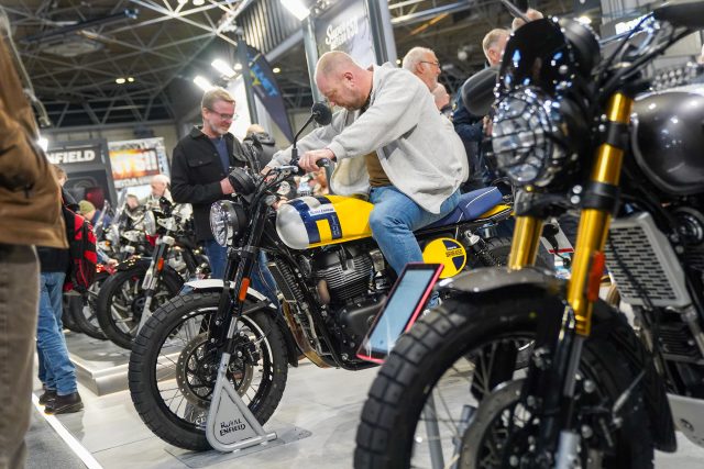 MCL25_Royal_Enfield-025