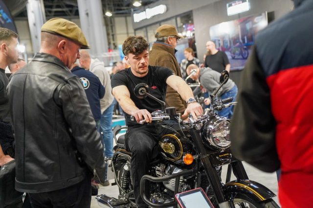 MCL25_Royal_Enfield-027