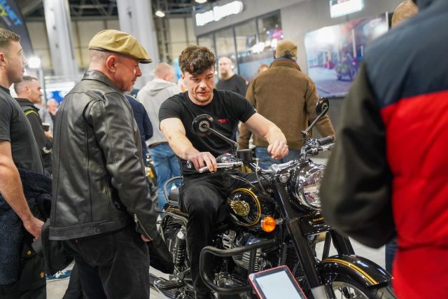 MCL25_Royal_Enfield-028