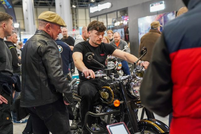 MCL25_Royal_Enfield-029