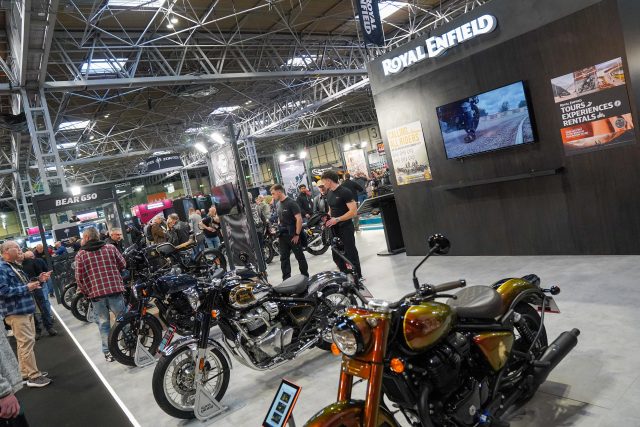 MCL25_Royal_Enfield-044