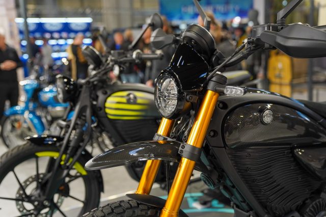 MCL25_Royal_Enfield-050