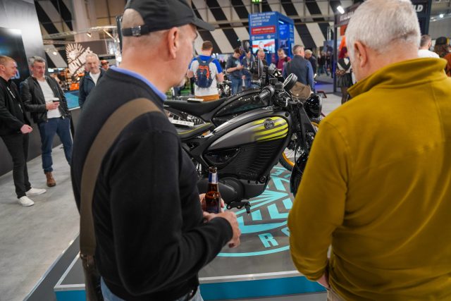 MCL25_Royal_Enfield-054