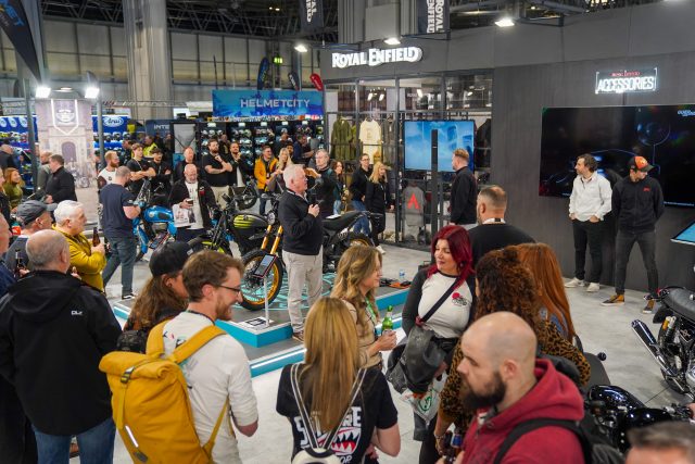 MCL25_Royal_Enfield-059