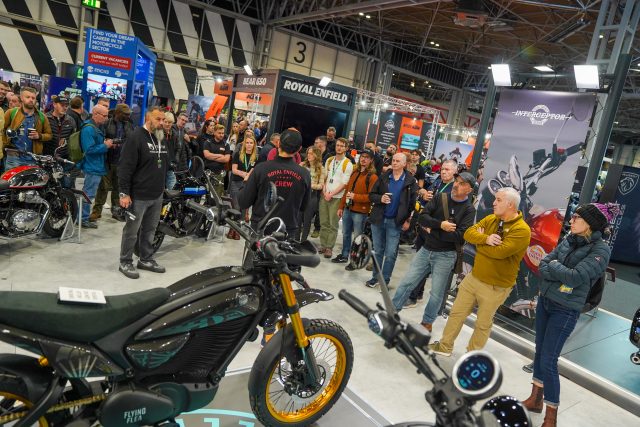 MCL25_Royal_Enfield-065