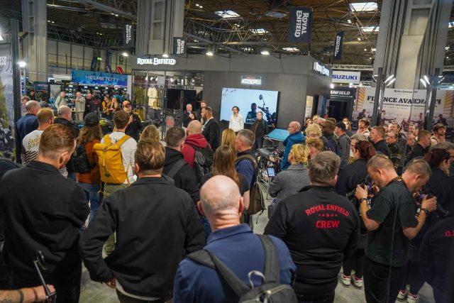 MCL25_Royal_Enfield-067