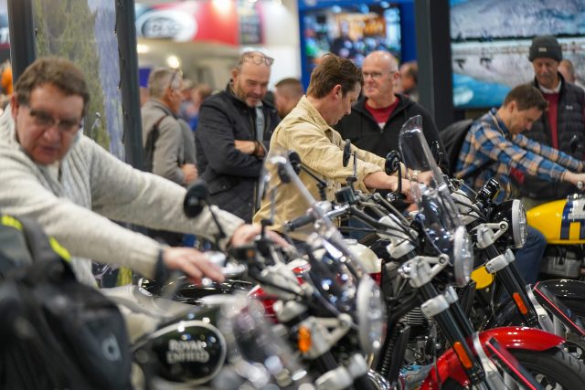 MCL25_Royal_Enfield-081