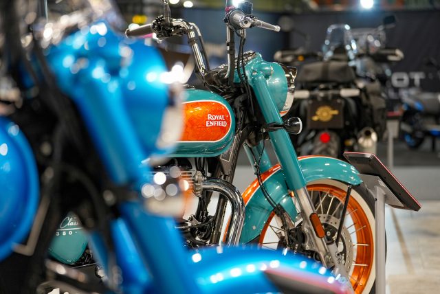 MCL25_Royal_Enfield-112