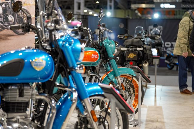 MCL25_Royal_Enfield-113