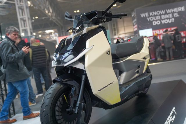 MCL25_Ultraviolet-01