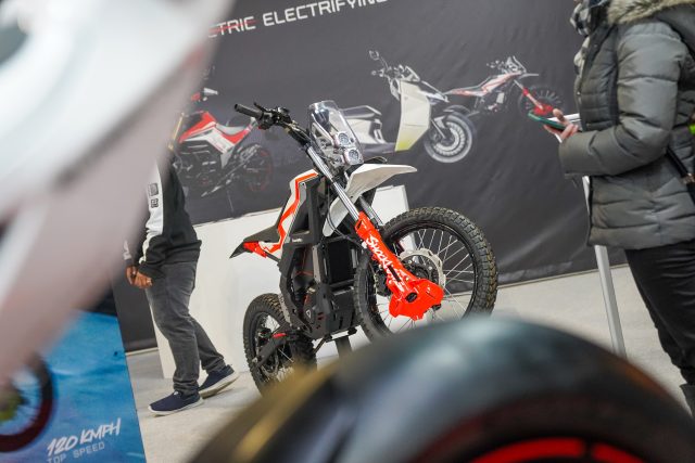 MCL25_Ultraviolet-09