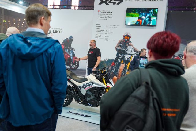 MCL25_Ultraviolet-15