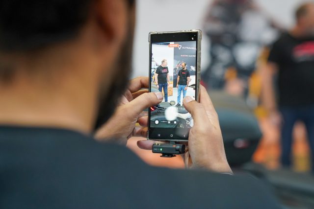 MCL25_Ultraviolet-18