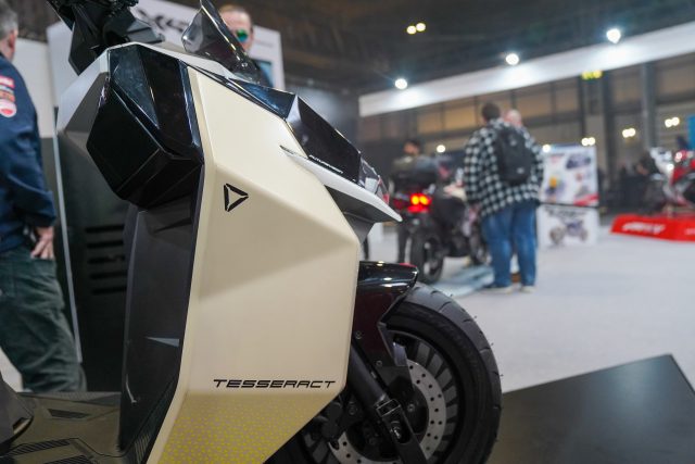 MCL25_Ultraviolet-25