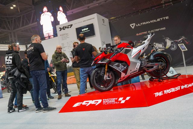 MCL25_Ultraviolet-35