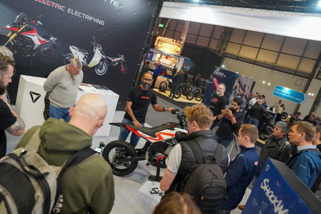 MCL25_Ultraviolet-36