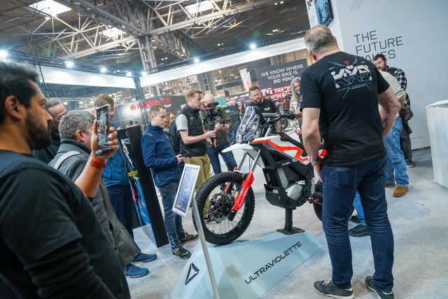 MCL25_Ultraviolet-40