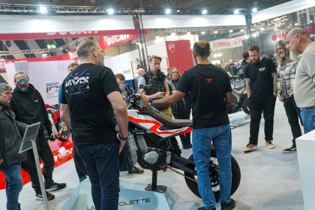 MCL25_Ultraviolet-41