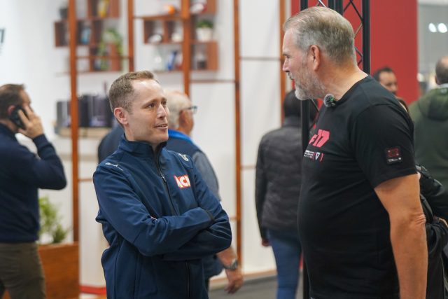 MCL25_Ultraviolet-44