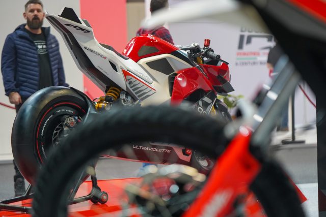 MCL25_Ultraviolet-47