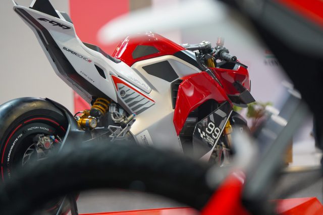 MCL25_Ultraviolet-48