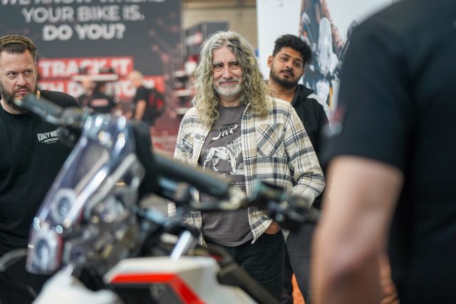 MCL25_Ultraviolet-52