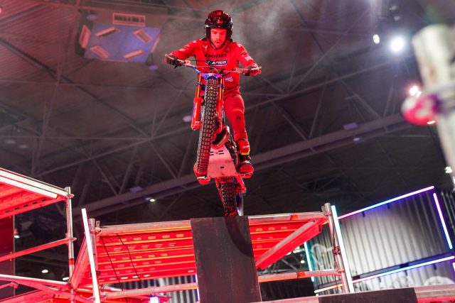 Moto_action_Show-07