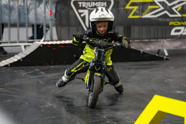 Triumph_TXP_Display_64